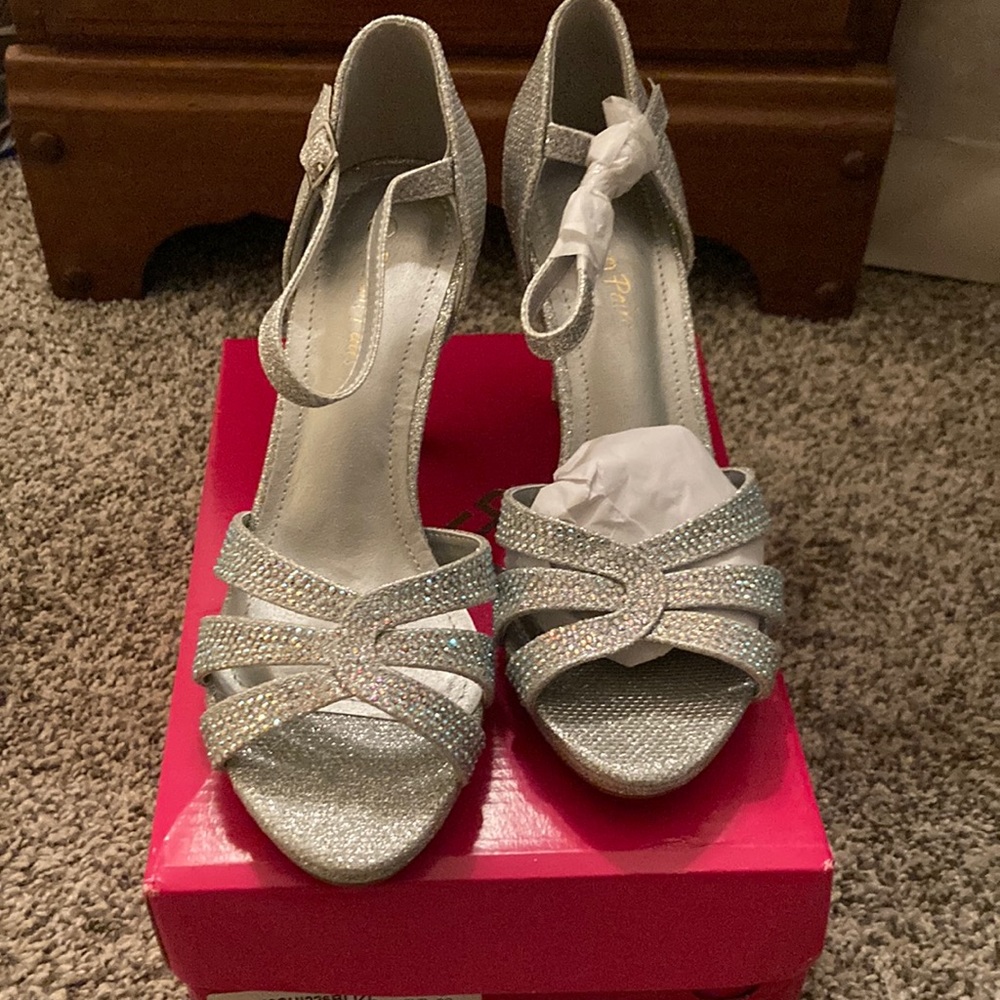 Dream Pairs Heels